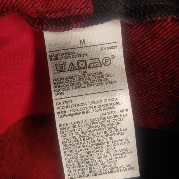 Old Navy Red and Black Plaid Button Down - Picture 8 of 8